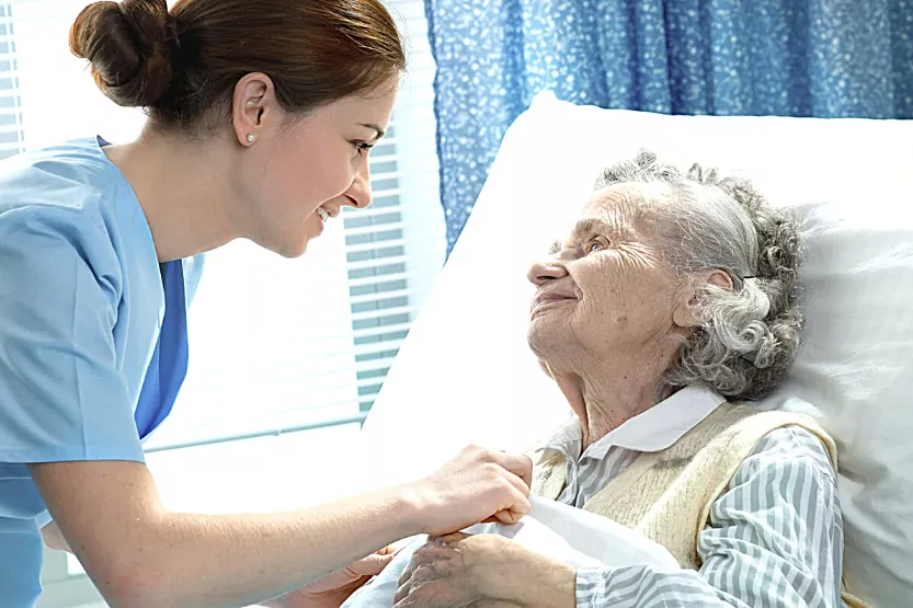 Подбор сиделки по уходу за лежачим больным
